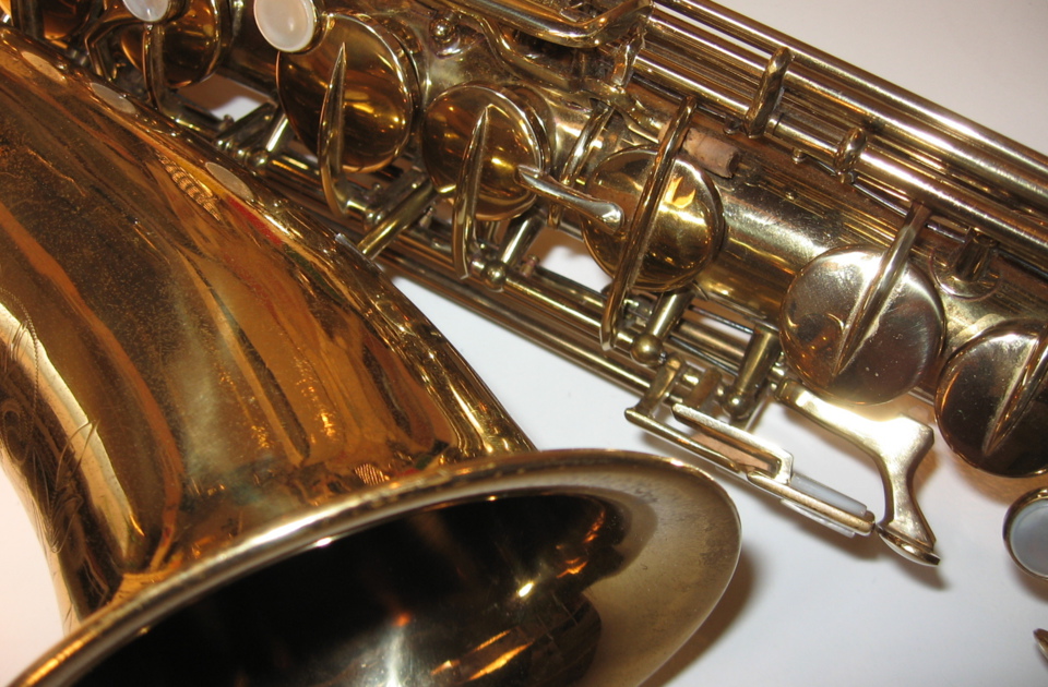 POFET 4 in 1 Saxophon-Reinigungsset Saxophon-Mundstück Bürstenreinigungstuch Tupfer-Schraubendreher 